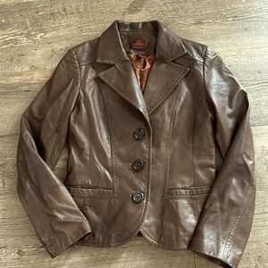 Danier Leather jacket in great condition. Women’s size Small